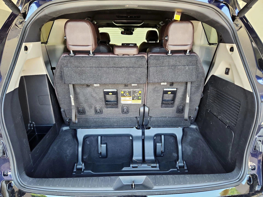 2023 Toyota Sienna Hybrid Platinum, 50k miles